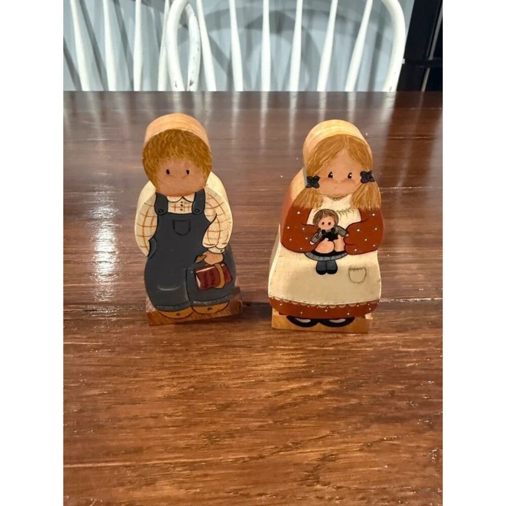 Vintage 1978 Hand Painted Wood Folk Art Boy Girl Figurines Primitive Country